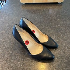 Tahari Black Leather Pumps
